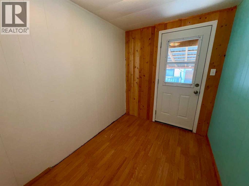 5122 46 Street Property Photo 19