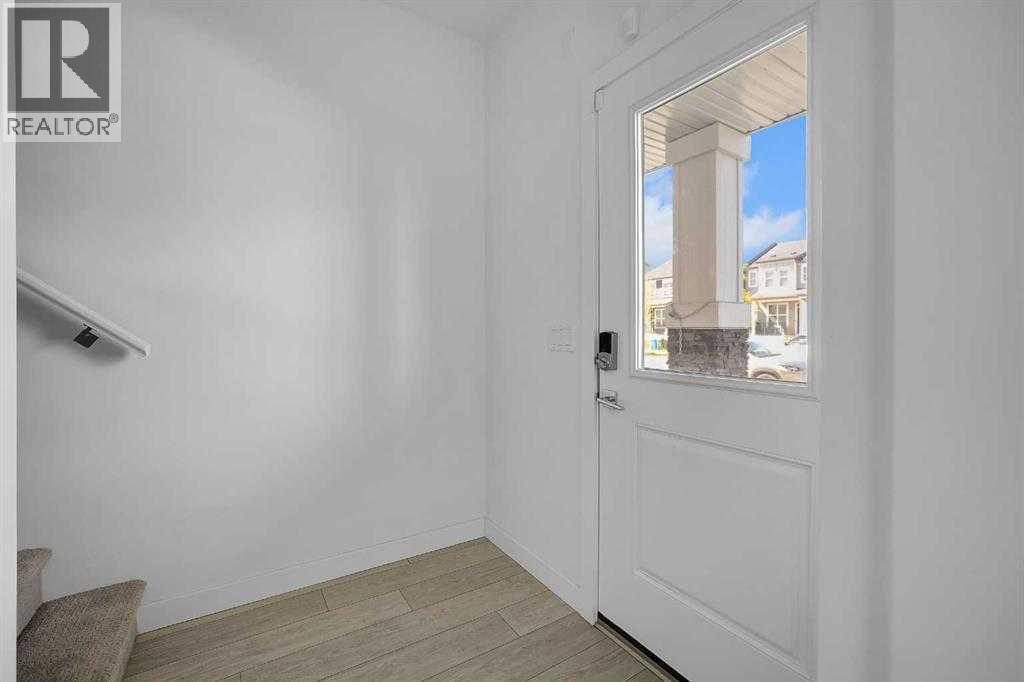 693 Savanna Boulevard Ne Property Photo 3