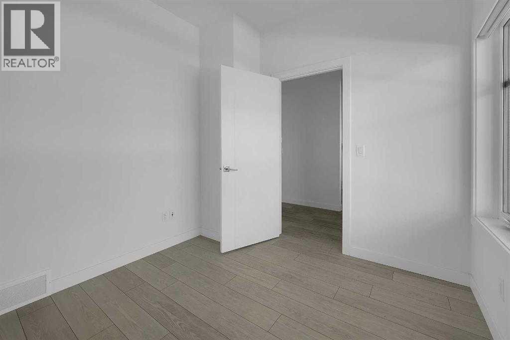 693 Savanna Boulevard Ne Property Photo 6