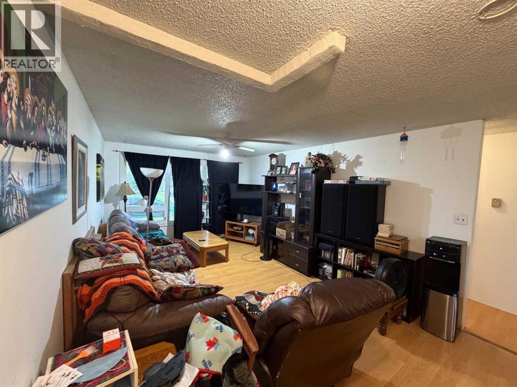 9835 96 Avenue Property Photo 5
