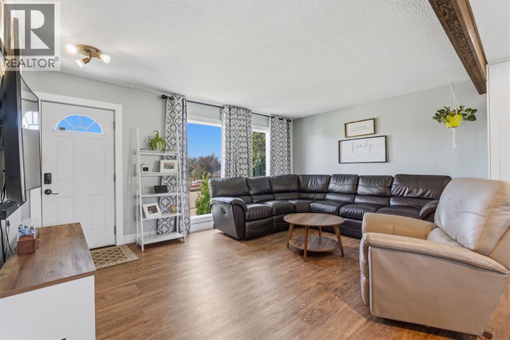 5415 Willock Crescent Property Photo 13
