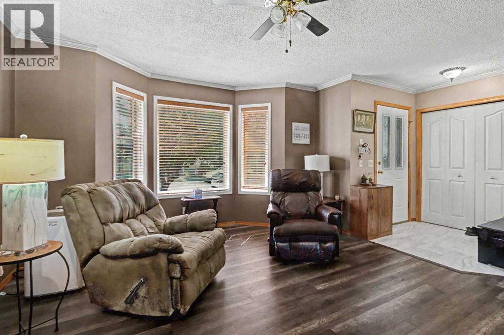 311 Erin Circle Se Property Photo 3