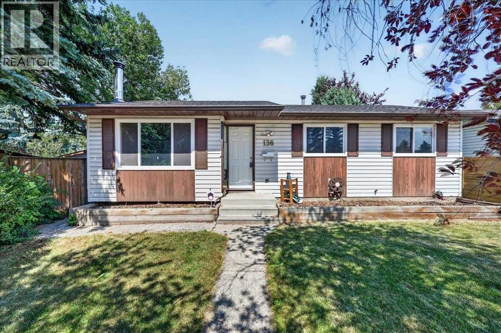 136 Templeview Place Ne Property Photo 1