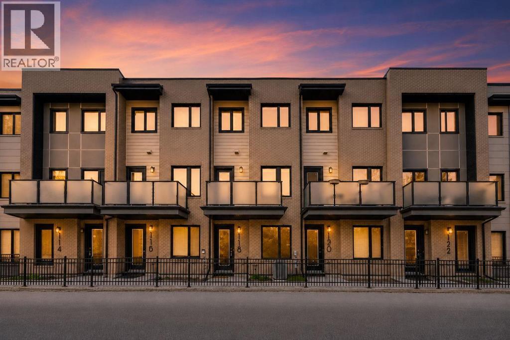 28 Mcdougall Court Northeast