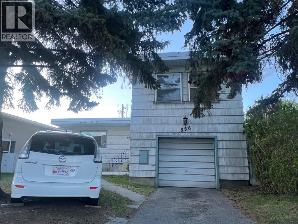 836 69 Avenue SW Property Photo 1