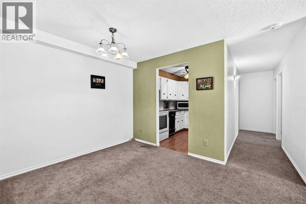 315 Southampton Drive Southwest Property Photo 8