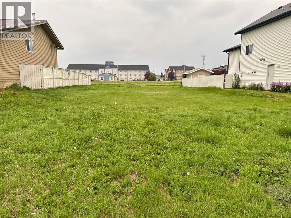 132 Upland Avenue W Property Photo 3