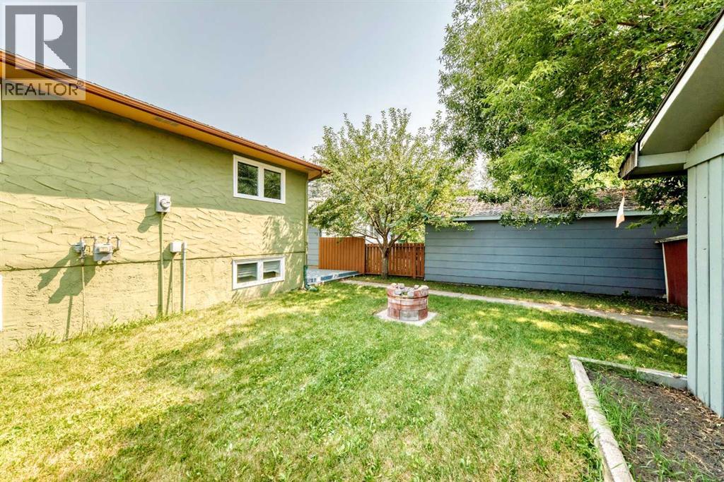 136 Midlawn Close Se Property Photo 40