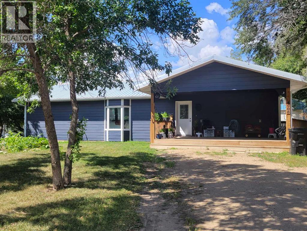 4908 47 Street Property Photo 1