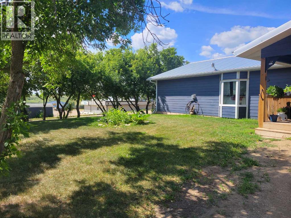 4908 47 Street Property Photo 3
