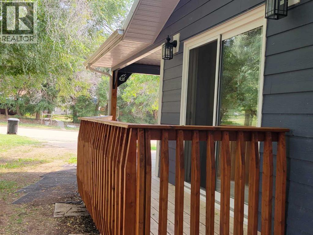 4908 47 Street Property Photo 6