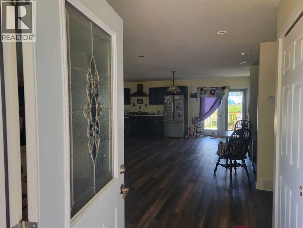 4908 47 Street Property Photo 7