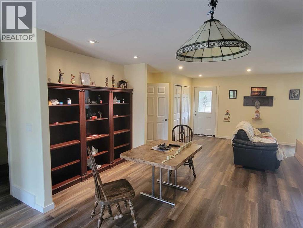 4908 47 Street Property Photo 10
