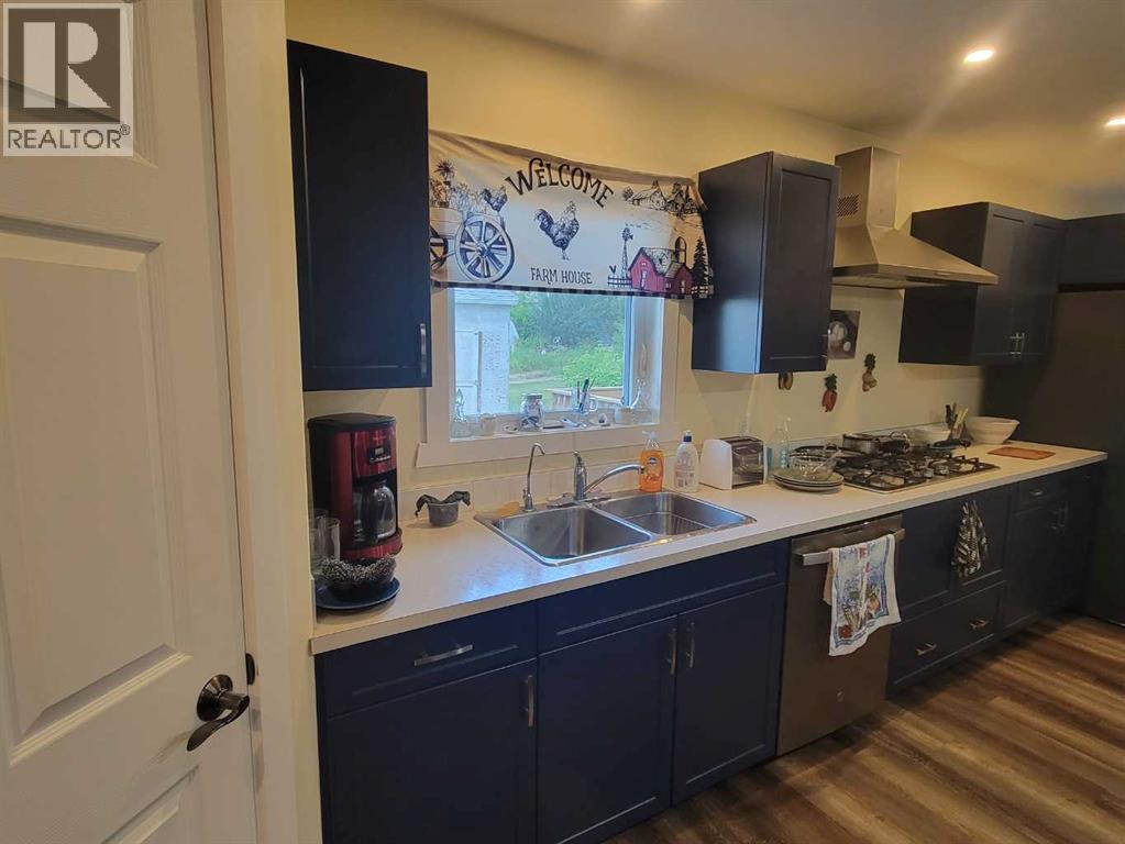 4908 47 Street Property Photo 16