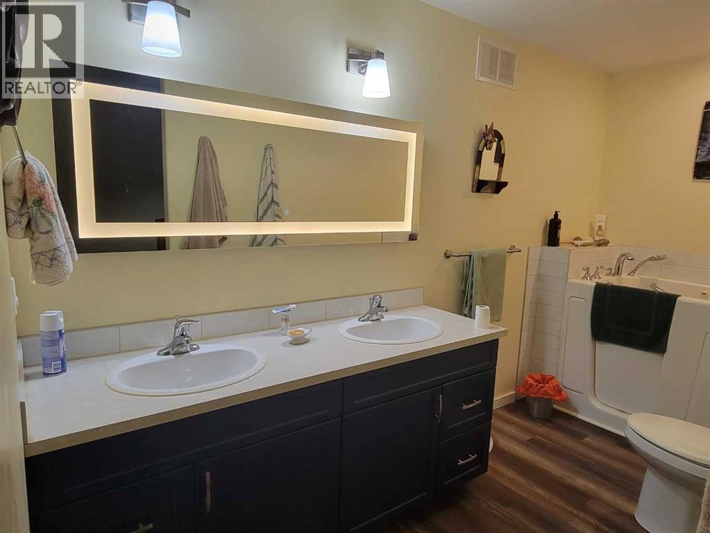 4908 47 Street Property Photo 22