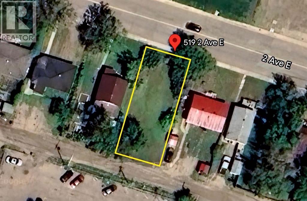 519 2 Avenue E Property Photo 1