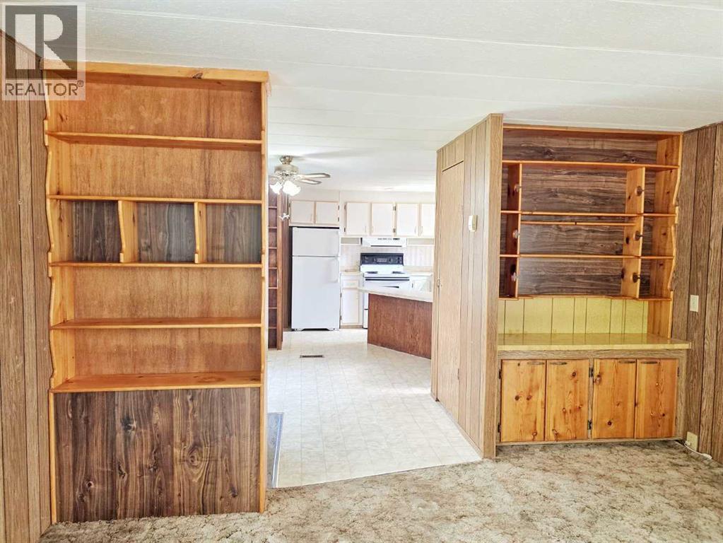 4206 54 Street Property Photo 7