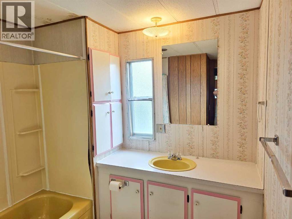 4206 54 Street Property Photo 13