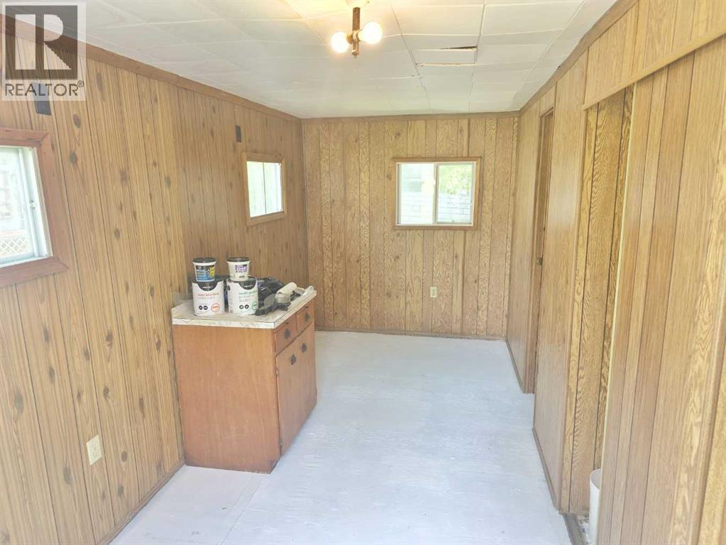 4206 54 Street Property Photo 14