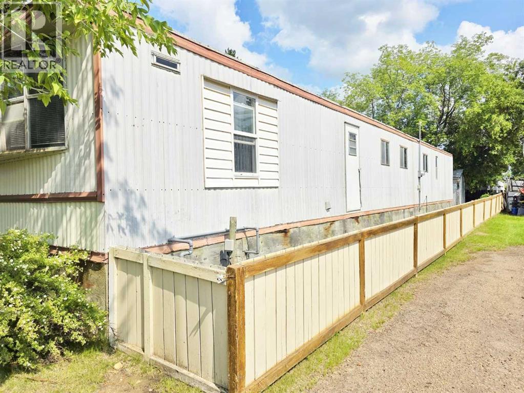 4206 54 Street Property Photo 17