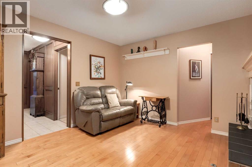 544 Brookmere Crescent Sw Property Photo 19