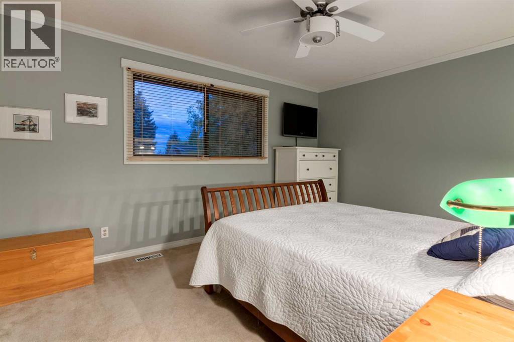 544 Brookmere Crescent Sw Property Photo 21