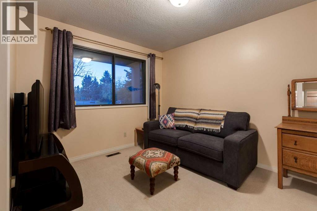 544 Brookmere Crescent Sw Property Photo 24