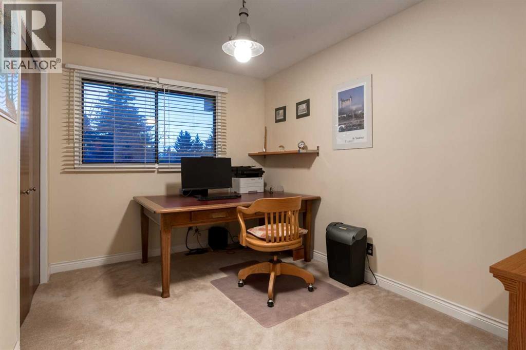 544 Brookmere Crescent Sw Property Photo 26