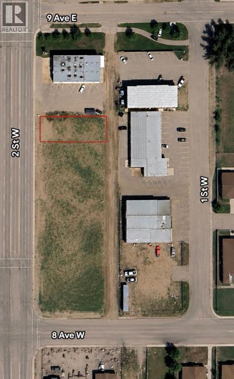 820 2 Street W Property Photo 2