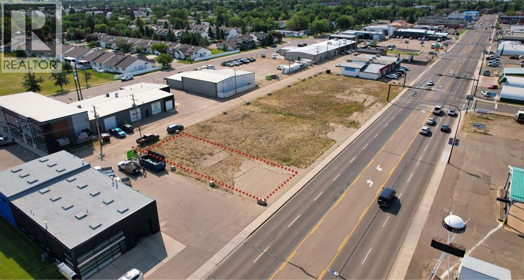 820 2 Street W Property Photo 4