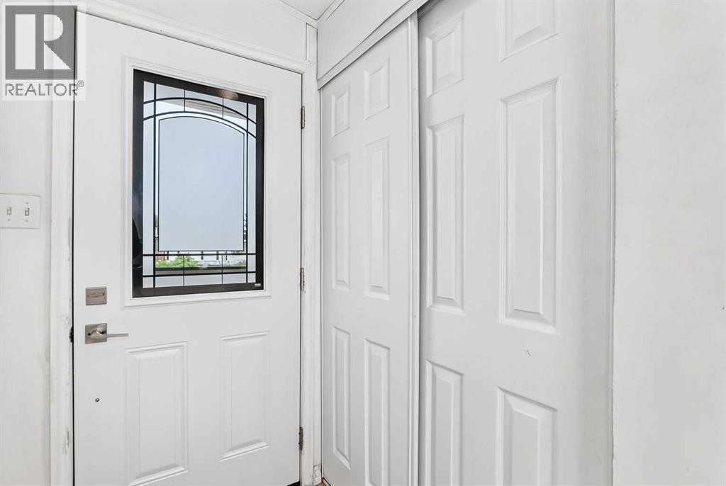 6220 17 Avenue Southeast Property Photo 4