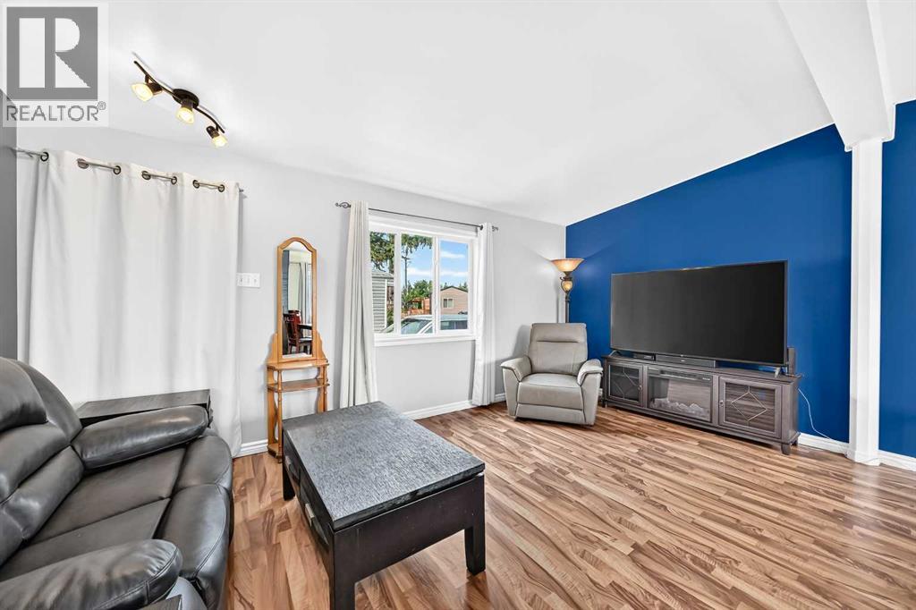 6220 17 Avenue Southeast Property Photo 5
