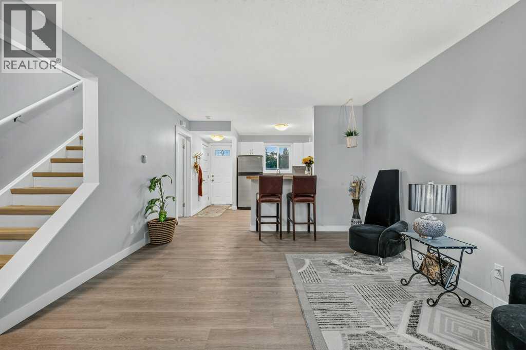 3046 32a Avenue Se Property Photo 2