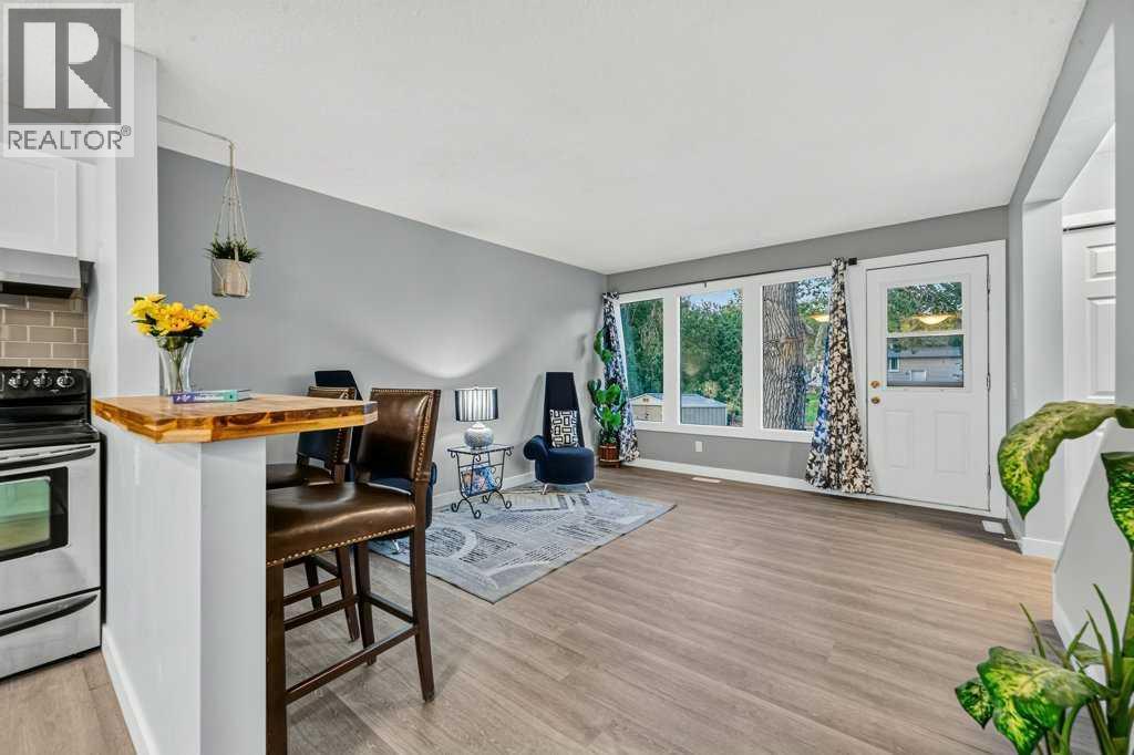 3046 32a Avenue Se Property Photo 3