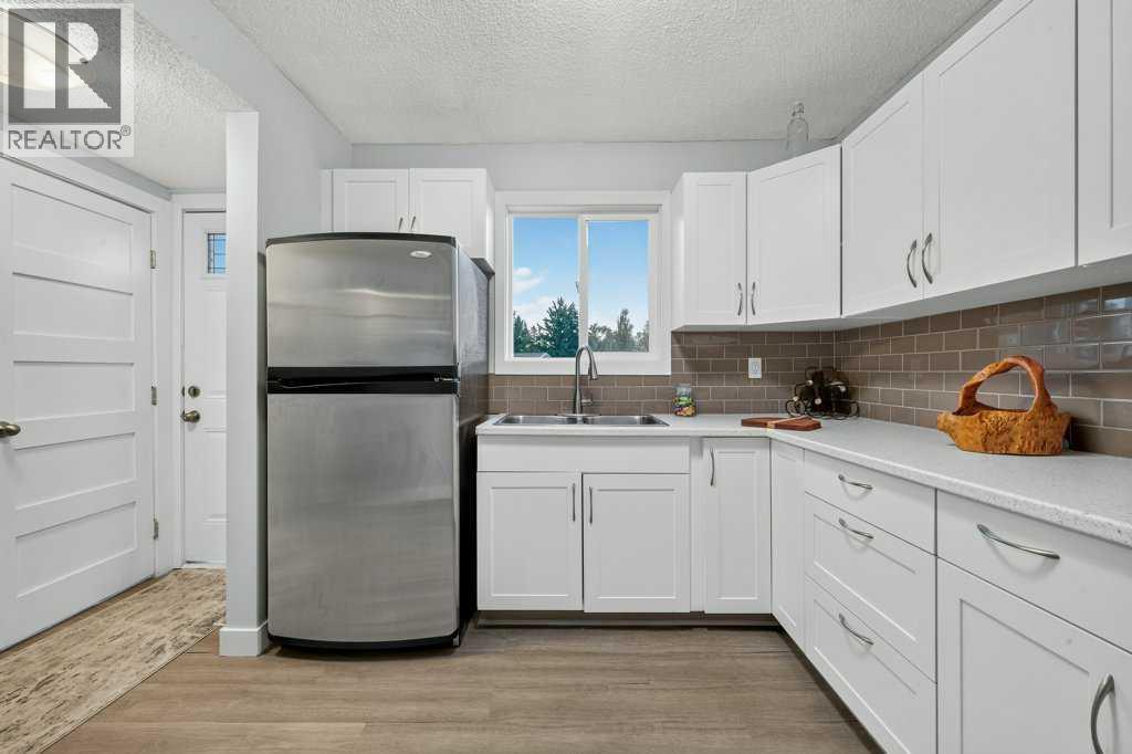 3046 32a Avenue Se Property Photo 12