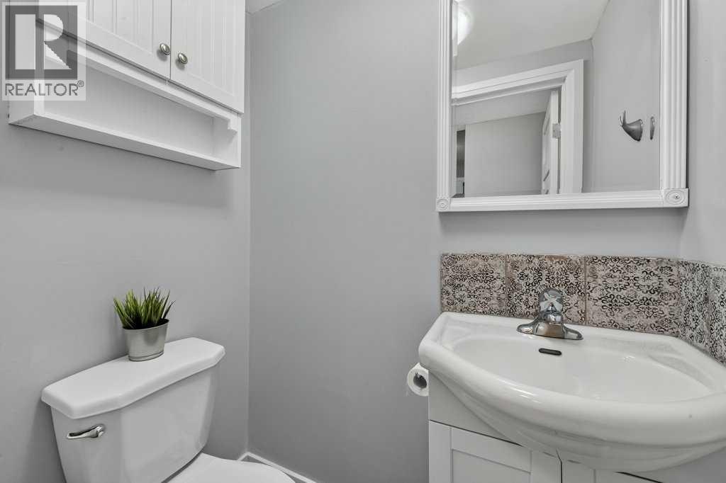 3046 32a Avenue Se Property Photo 15