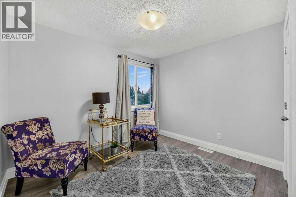 3046 32a Avenue Se Property Photo 23
