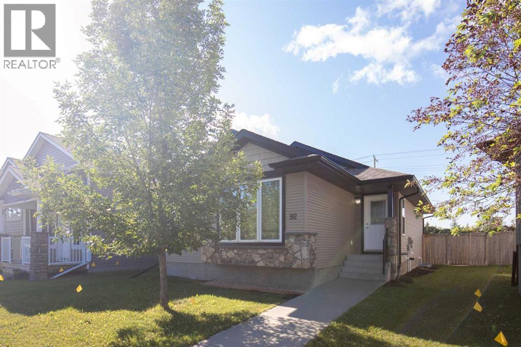 92 Ireland Crescent Property Photo 1