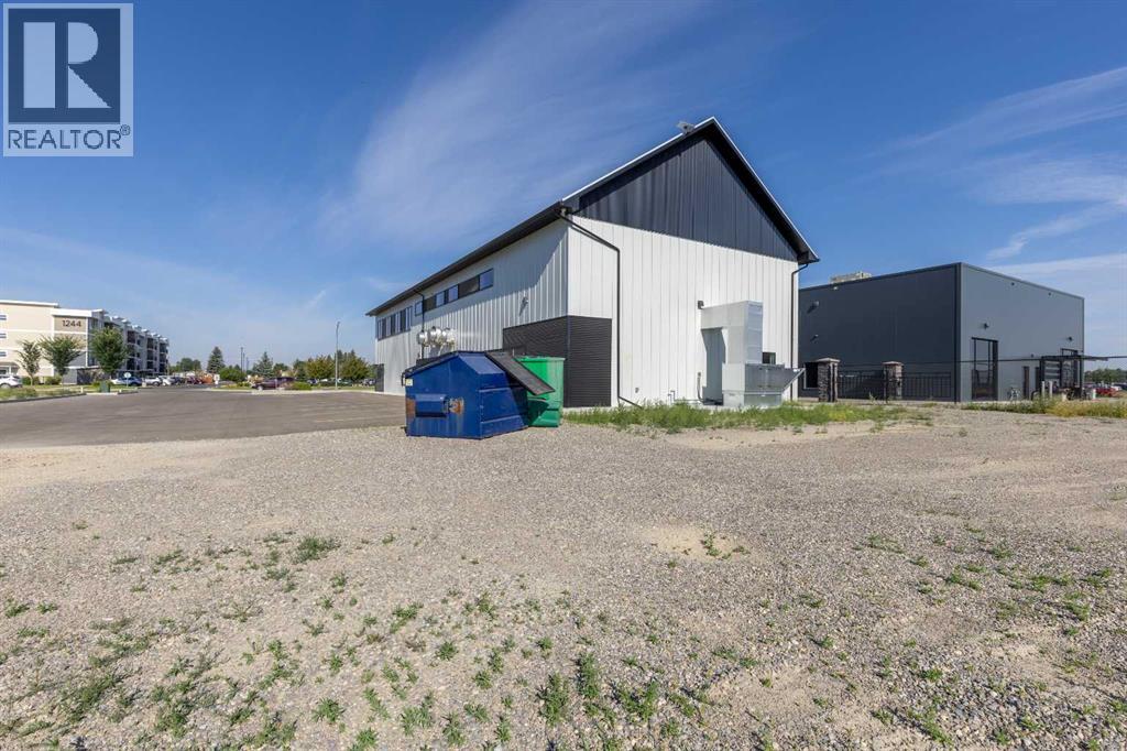 1241 29 Street N Property Photo 7