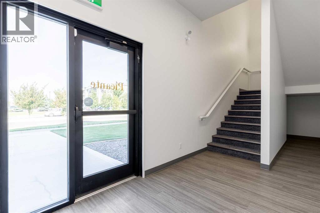 1241 29 Street N Property Photo 8