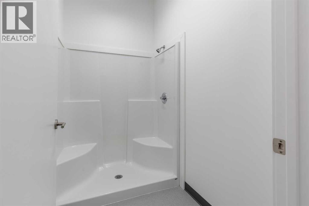 1241 29 Street N Property Photo 15