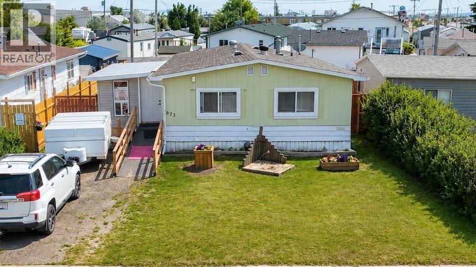 623 5 Avenue W Property Photo 1