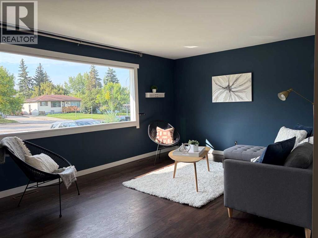 9626 108 Avenue Property Photo 3