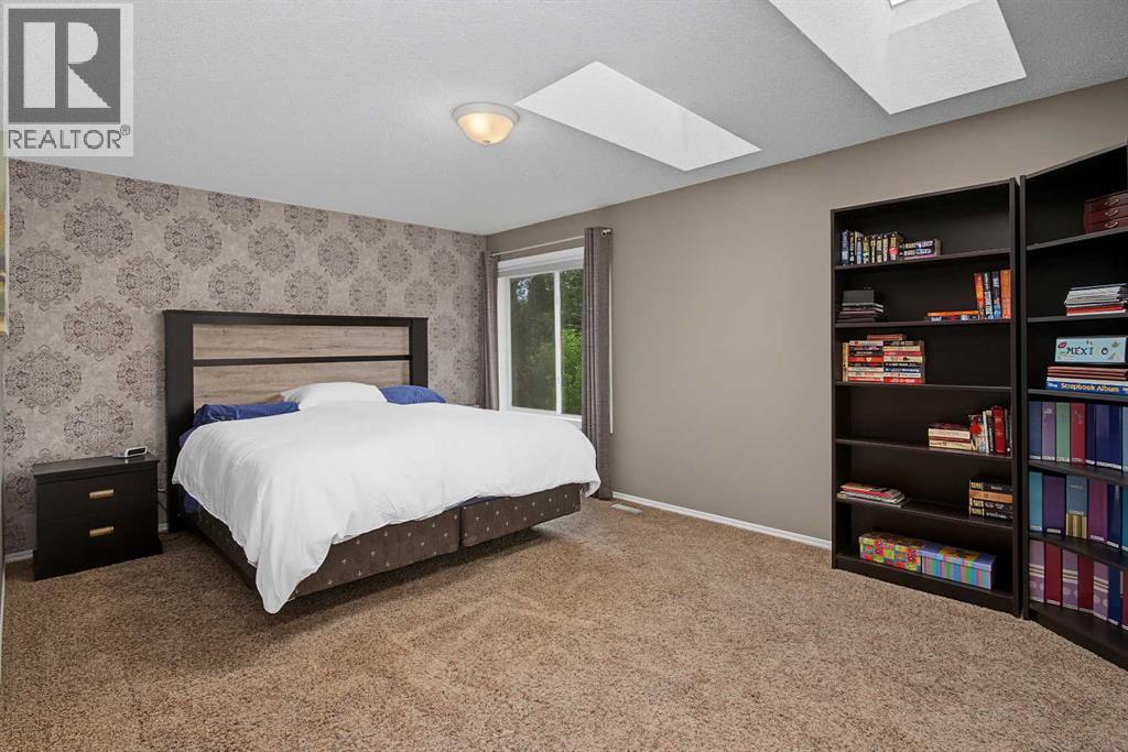 21 Edgebrook Park Nw Property Photo 16