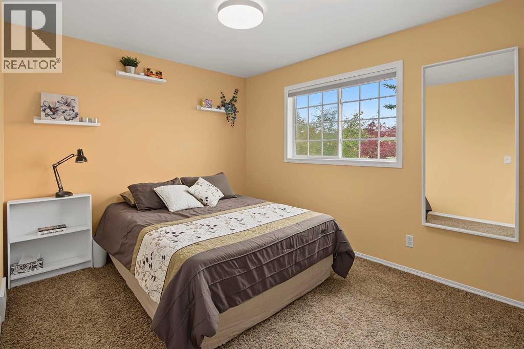 21 Edgebrook Park Nw Property Photo 22