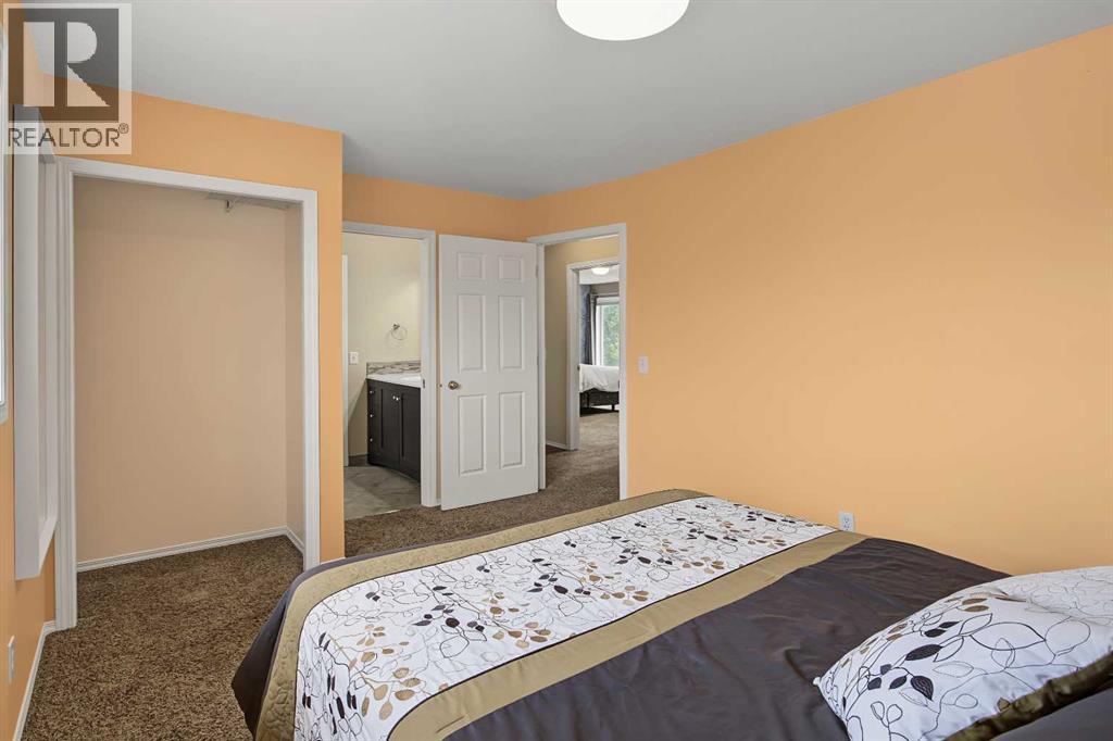 21 Edgebrook Park Nw Property Photo 23
