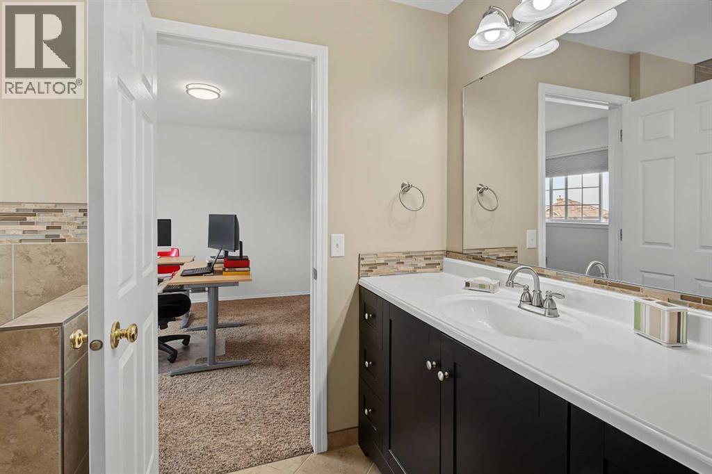21 Edgebrook Park Nw Property Photo 26
