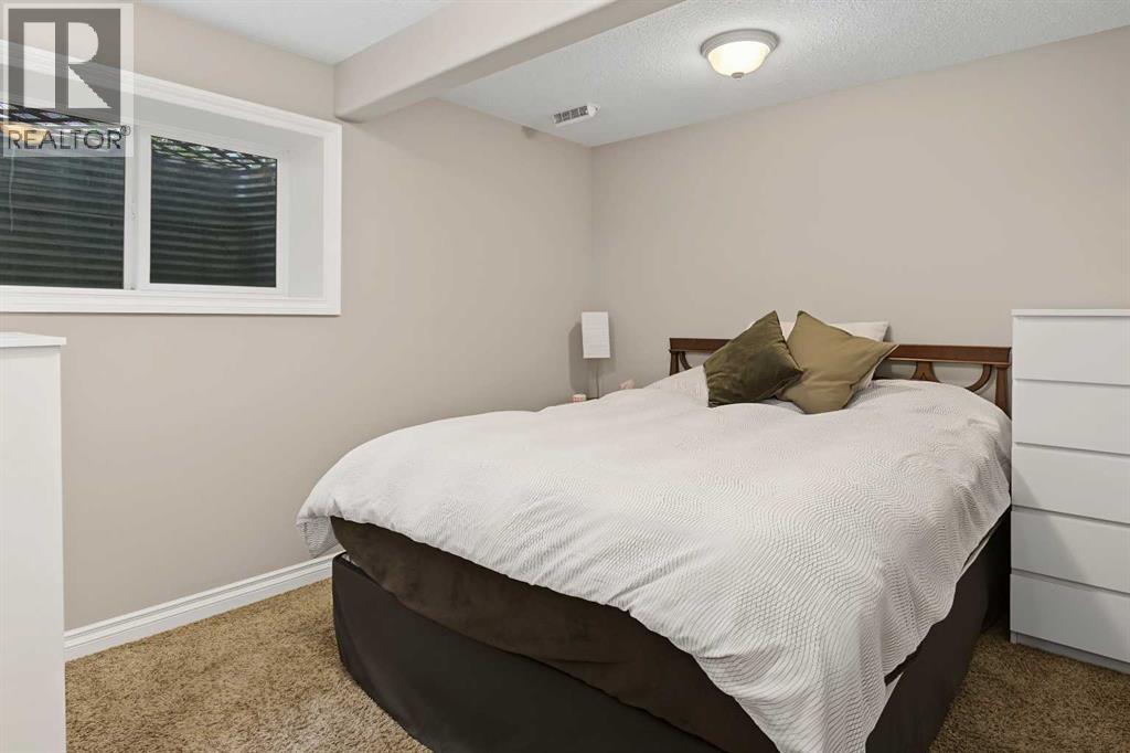 21 Edgebrook Park Nw Property Photo 33