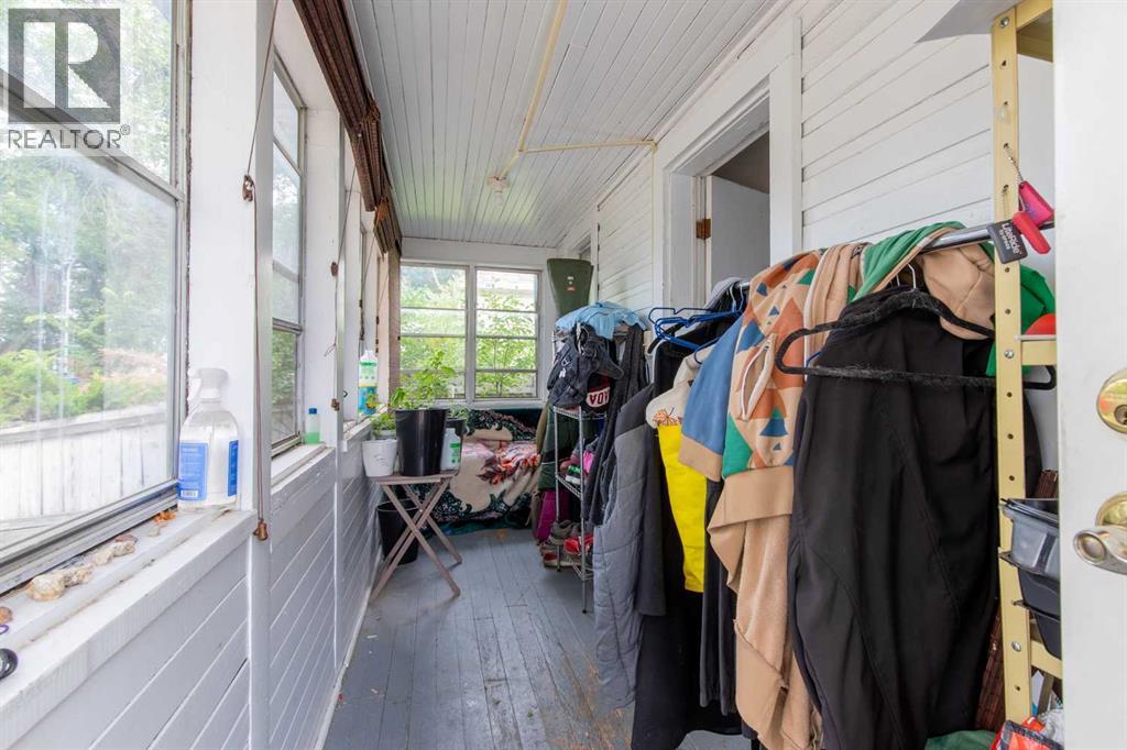 329 12 Street N Property Photo 5