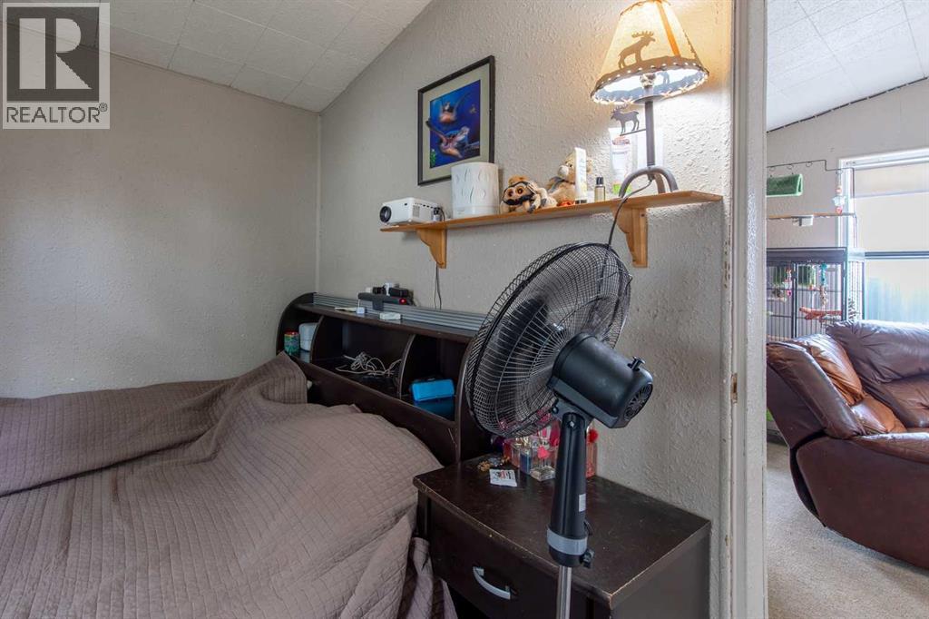 329 12 Street N Property Photo 14